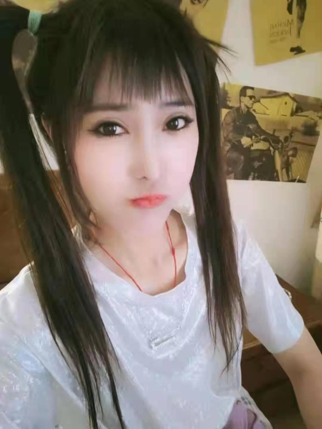 可gj的可爱小妹子